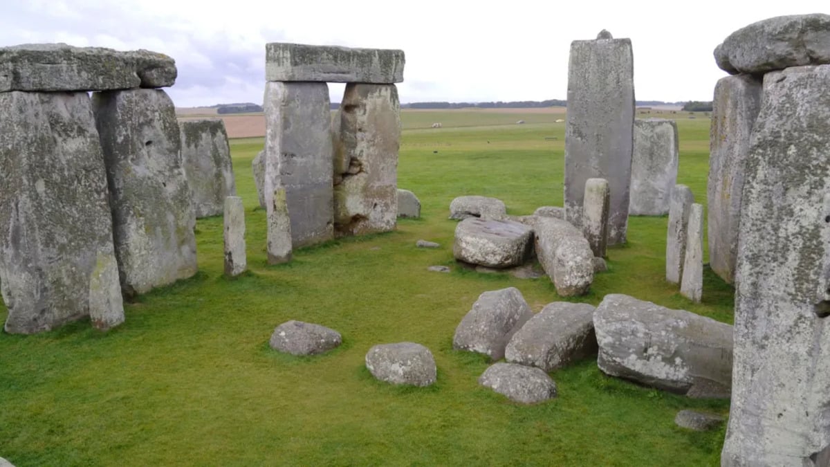 081324 bb stonehenge altar stone feat 1.jpg