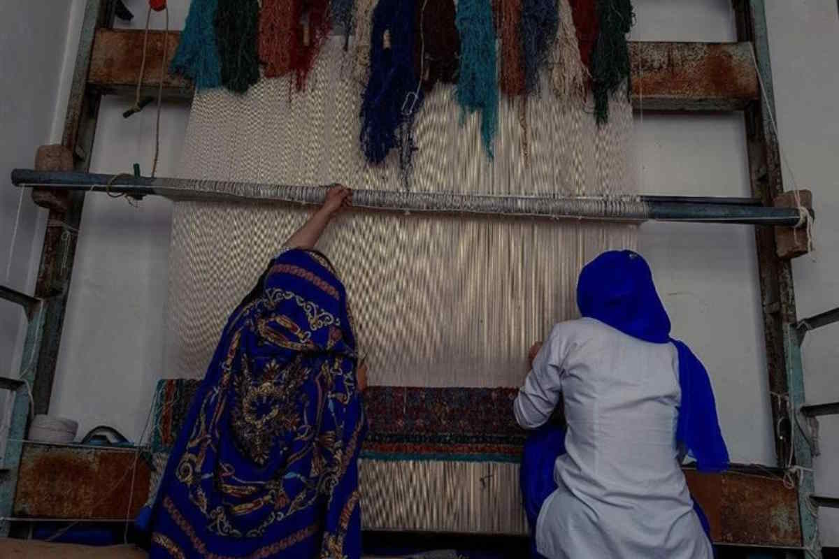“Devi portare il permesso firmato di tuo marito”: le severe leggi che le donne iraniane devono affrontare per ottenere un lavoro 1 2023 08 15T161724Z 1 LYNXMPEJ7E0NW RTROPTP 4 US AFGHANISTAN WOMEN BUSINESS.jpg