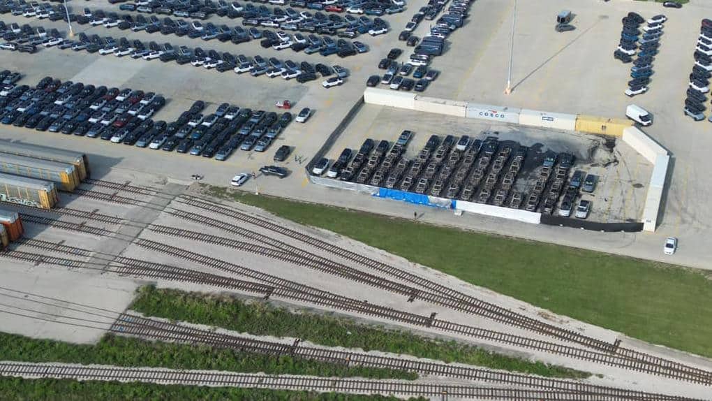 50 Rivian elettriche incendiate in Illinois: cosa è successo? 1 Incendio Rivian.jpg