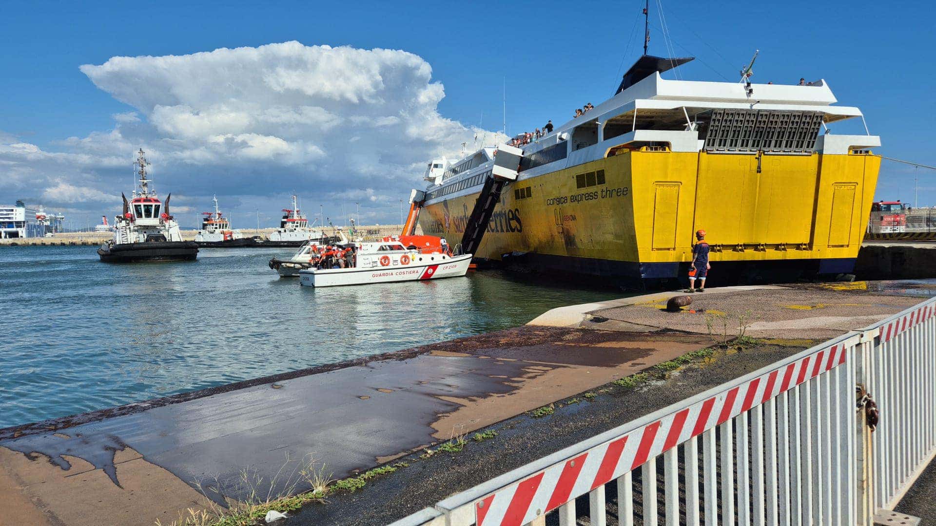 Piombino, fumo e fiamme sul traghetto: evacuati 274 passeggeri. Tutti in salvo dopo la paura – Il video 1 Incendio traghetto Piombino.jpg