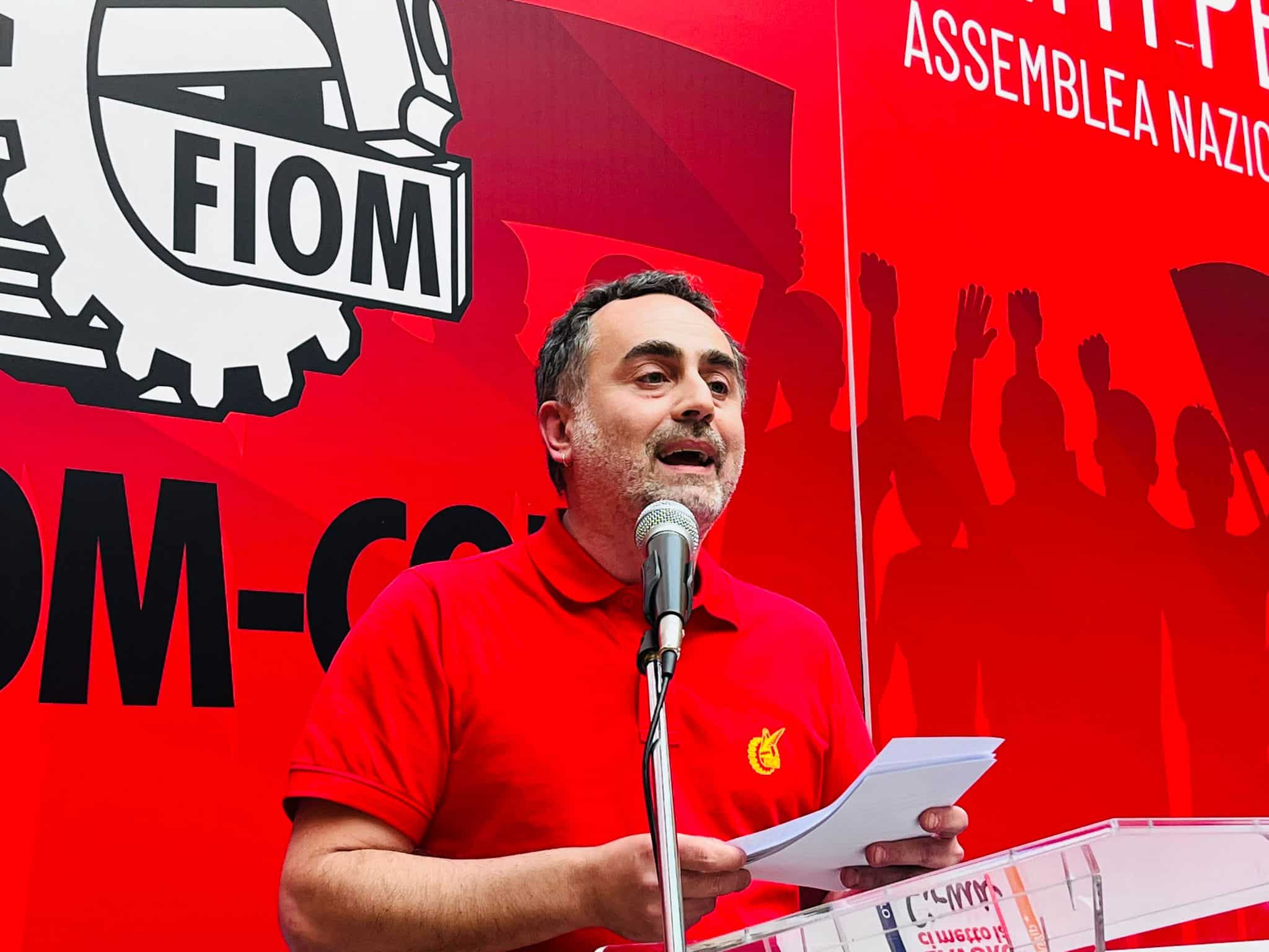 Stellantis, il segretario della Fiom De Palma e le parole di Urso: «È vero, Tavares ha chiesto e il governo ha fatto. Ma ora se ne occupi anche Meloni» 1 WhatsApp Image 2024 08 23 at 15.41.33.jpeg