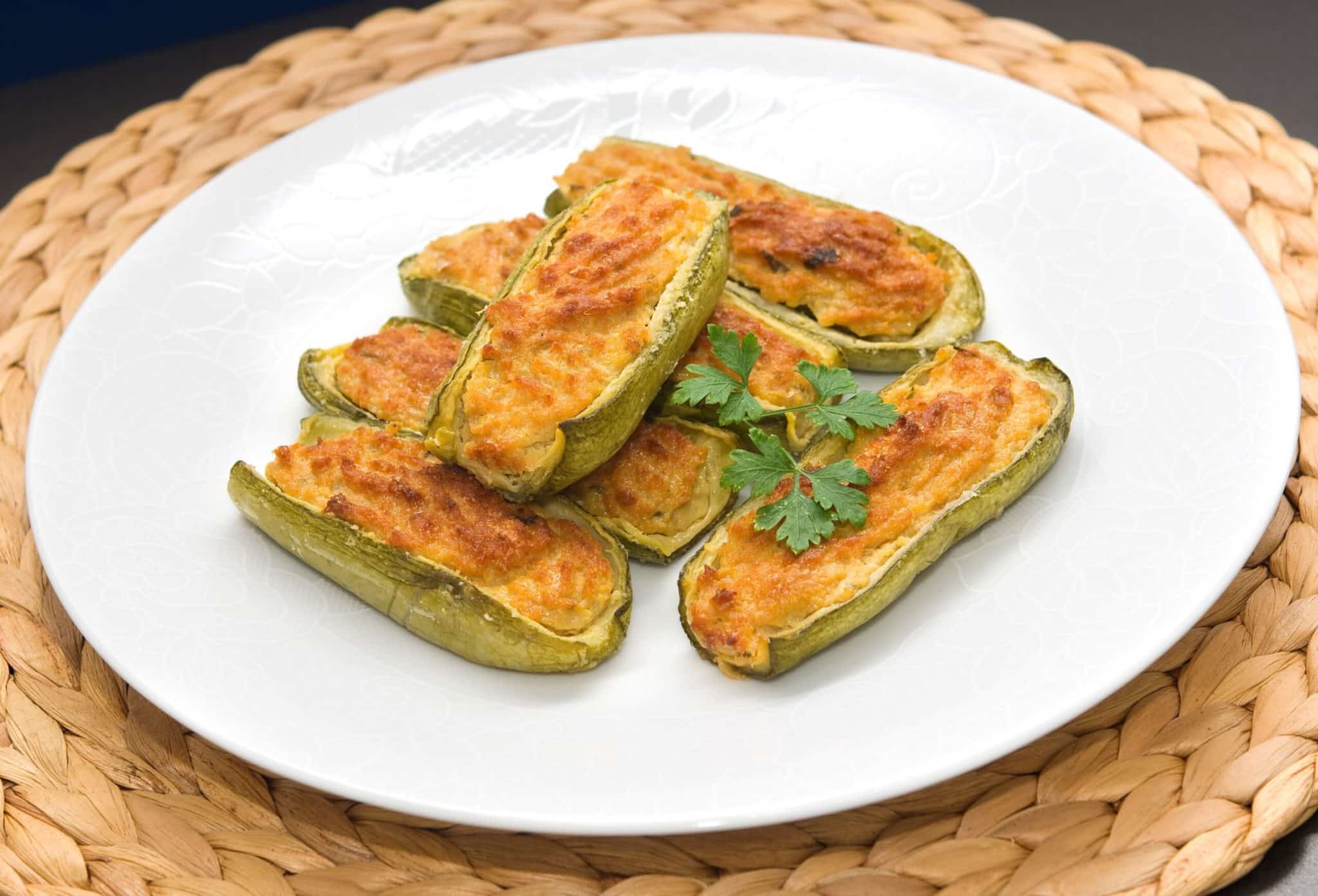 Zucchine ripiene senza forno: velocissime, ma tanto saporite! 1 Zucchini ripieni scaled.jpg