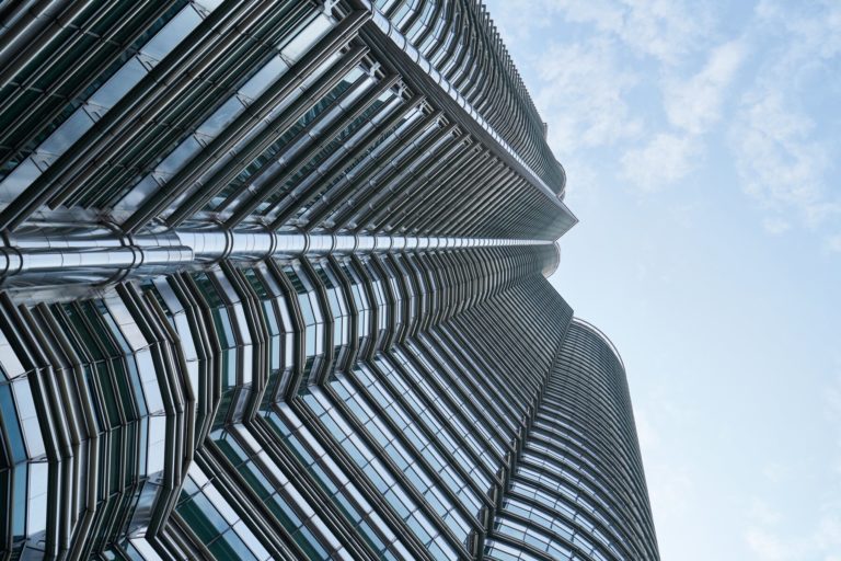 bottom view contemporary skyscraper 1122 1325.jpg