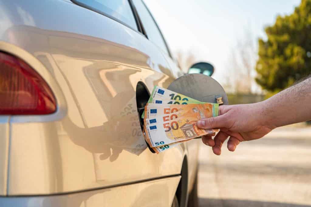 caro benzina.jpg