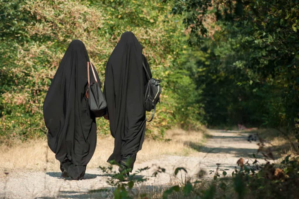 donne velo islamico.jpg