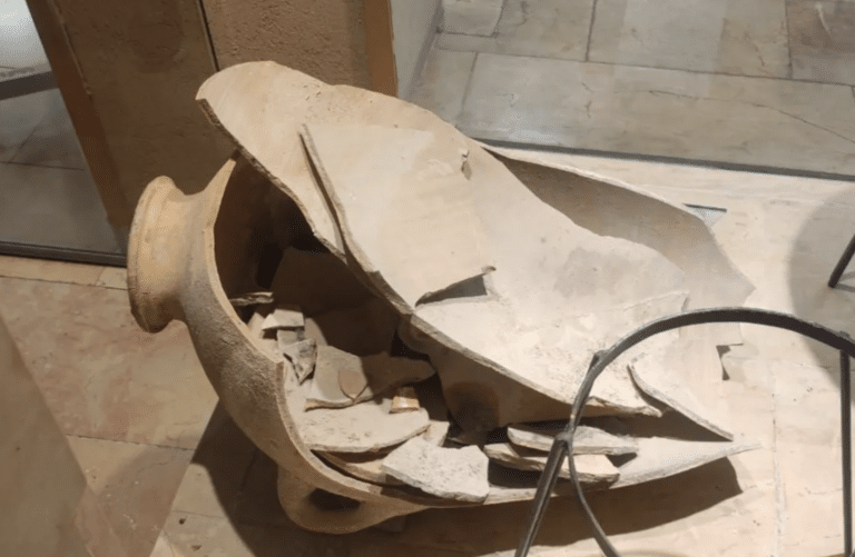 giara frantumi hecht museum haifa.png