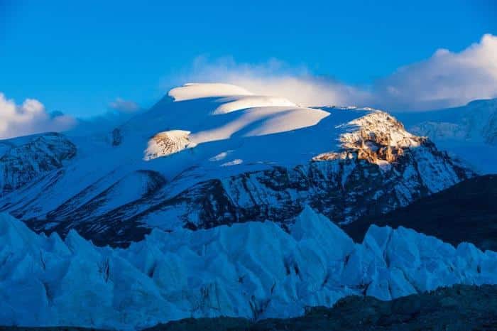 ice on the tibetan plateau m.jpg