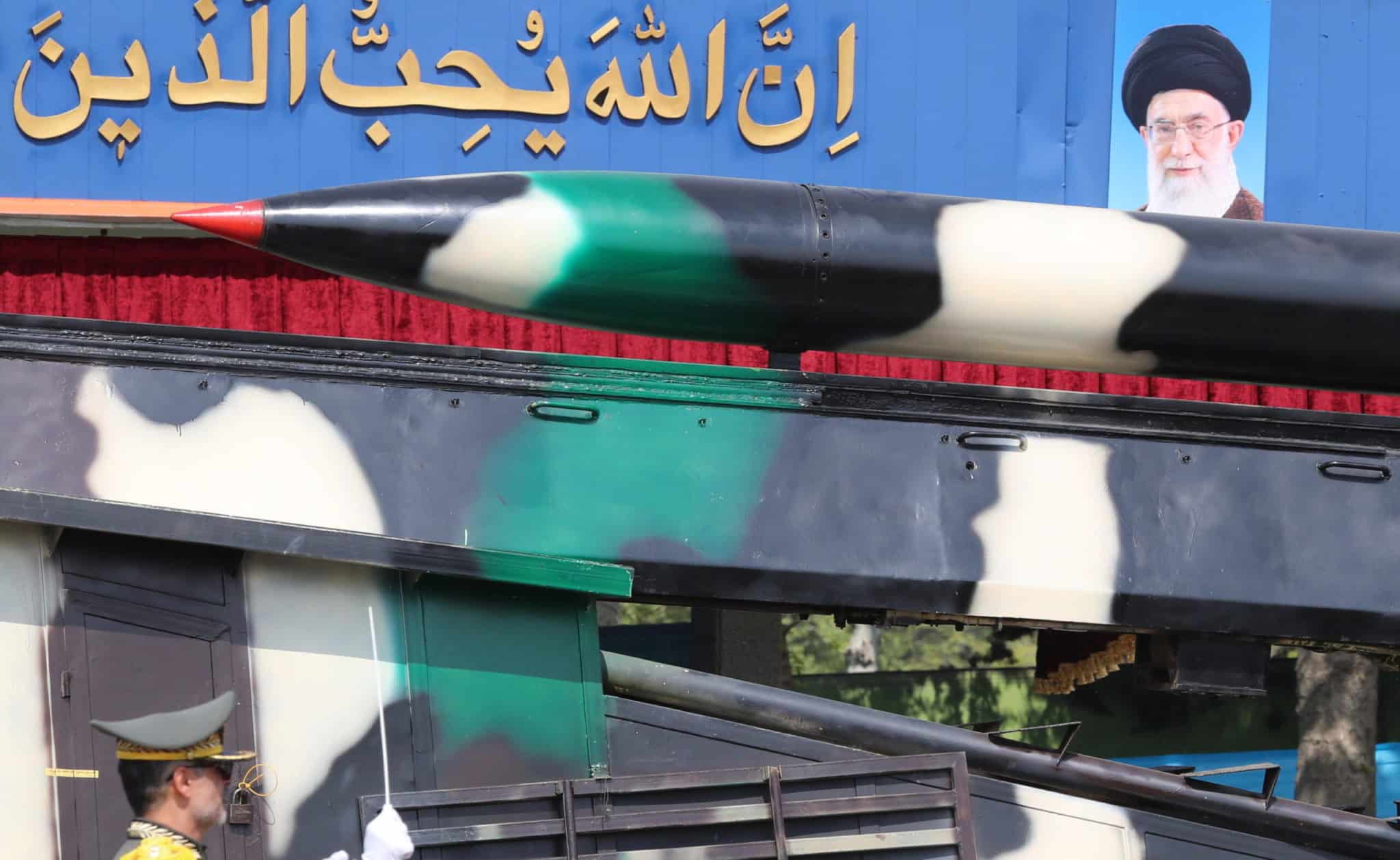 Verso l’attacco dell’Iran a Israele, fonti Usa: «Vicini all’ora zero». L’ipotesi della rappresaglia nel giorno in cui si ricorda la distruzione del Tempio 1 iran missile khamenei scaled.jpg