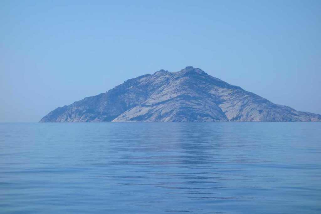 isola di montecristo.jpg