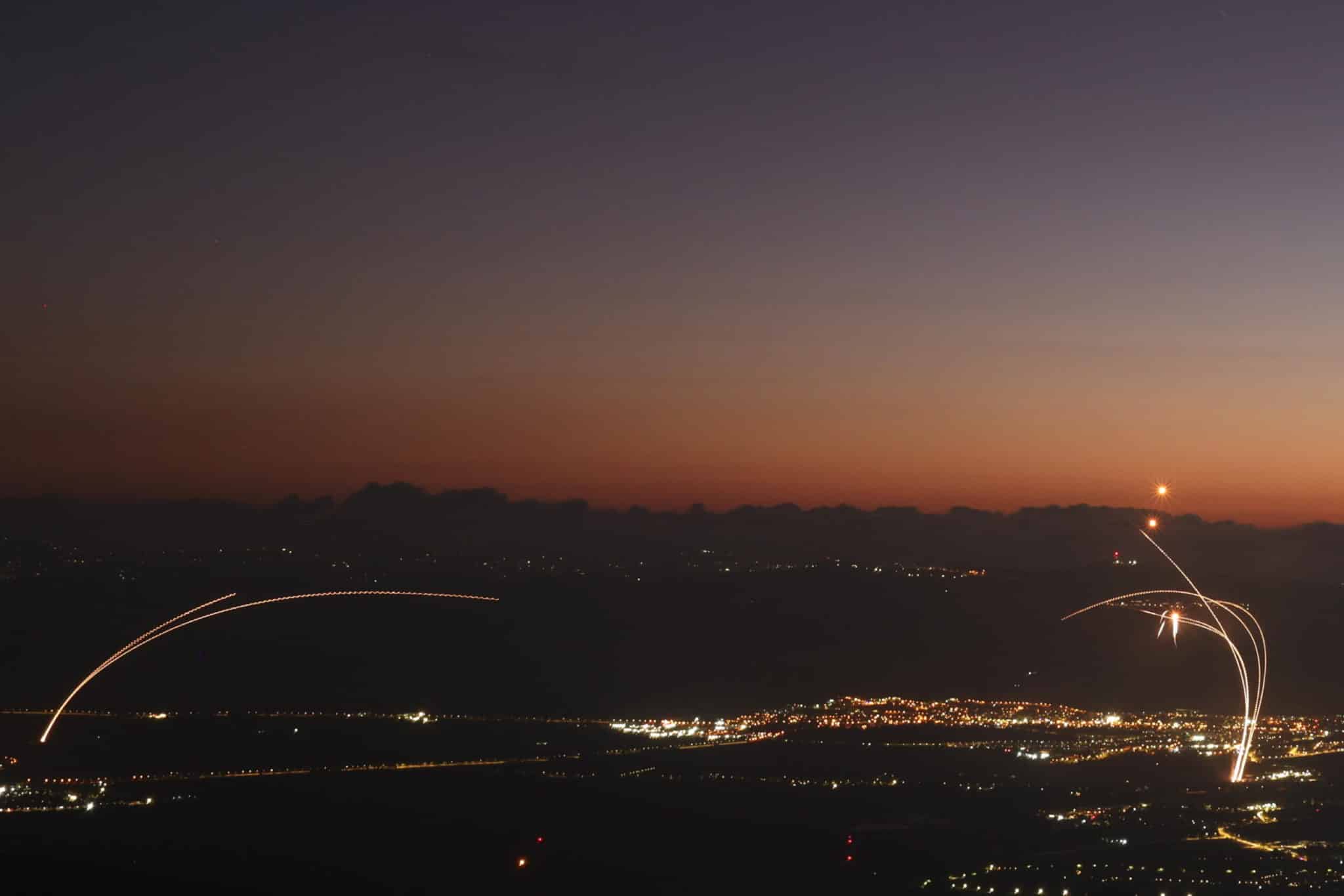 È guerra tra Israele ed Hezbollah. L’attacco dell’Idf, dal Libano lanciati 320 razzi in risposta – Il video 1 israele hezbollah scaled.jpg