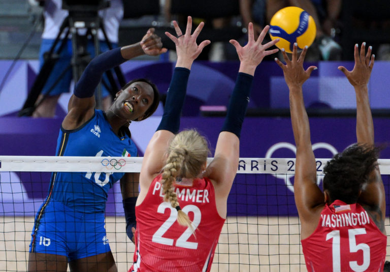 Olimpiadi 2024, azzurre perfette: l’Italvolley travolge gli Stati Uniti e si prende la medaglia d’oro 1 olimpiadi 2024 italia usa finale volley femminile scaled.jpg