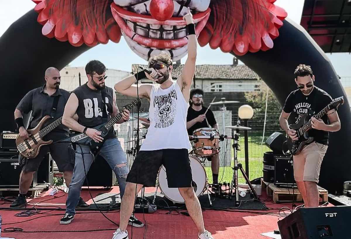 Pavia, spari contro la band metal al concerto: denunciato un residente di zona 1 pavia fucilate band burial of babylon.jpeg