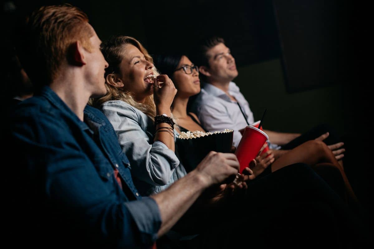 Cinema e pop-corn: la curiosa storia alle origini dello snack più consumato durante i film 1 popcorn al cinema.jpg