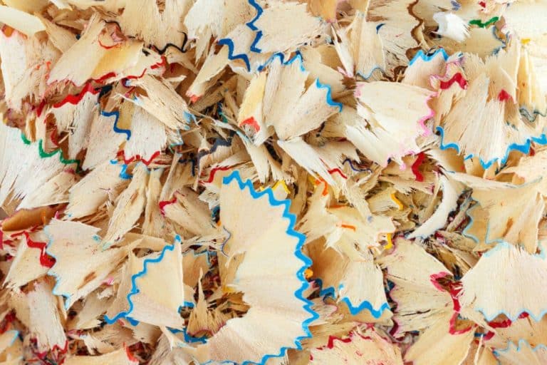 Prima di gettare via i trucioli delle matite colorate, dai un’occhiata a queste idee fai da te. Ti conquisteranno! 7 riciclo trucioli.jpg