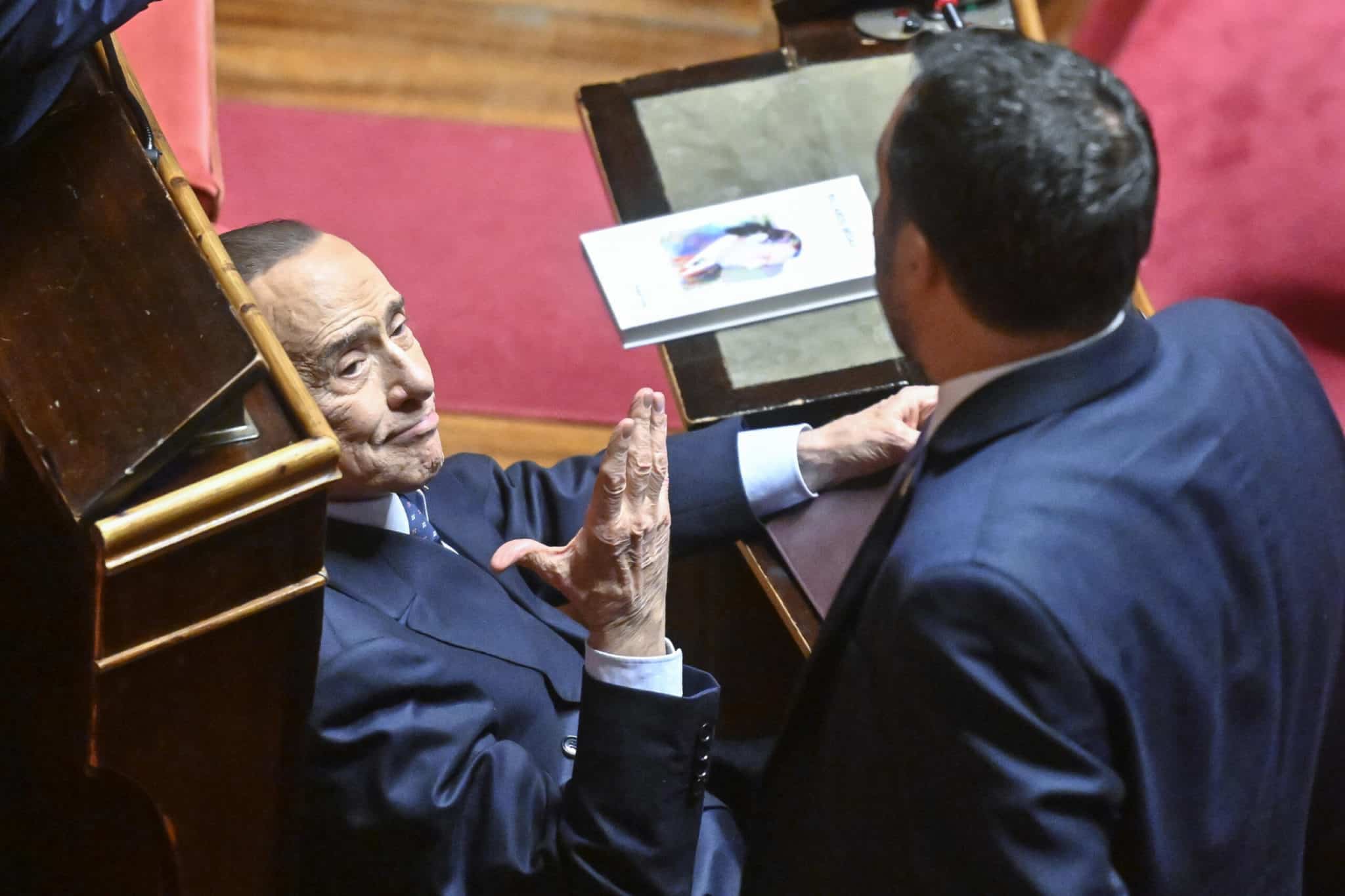 Ius scholae, la Lega alza il livello dello scontro con Forza Italia. Lo staff di Salvini rispolvera un video di Berlusconi e scrive: «Ascoltate le sue parole» 1 salvini berlusconi scaled.jpg