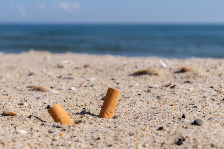 sigarette spiaggia.jpg