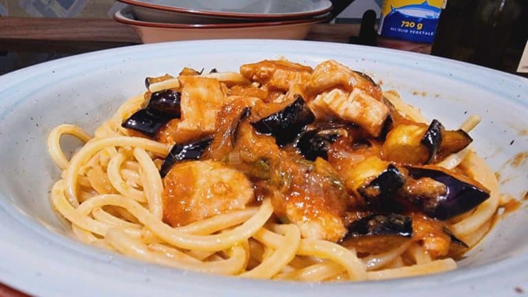 spaghetti pesce spada melanzane.jpg