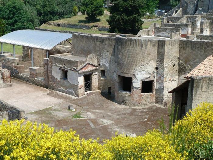 the suburban baths pompeii m 3.jpg