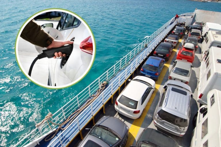 traghetti grecia auto.jpg