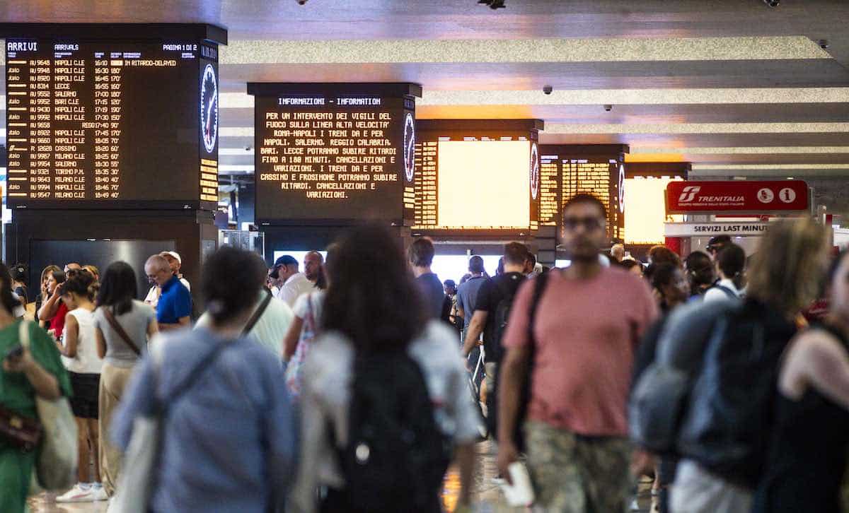 trenitalia treni roma termini.jpg