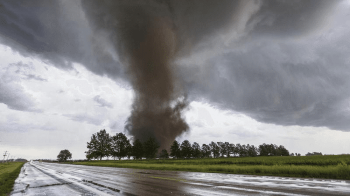 what happens if you get sucked into a tornado m.png