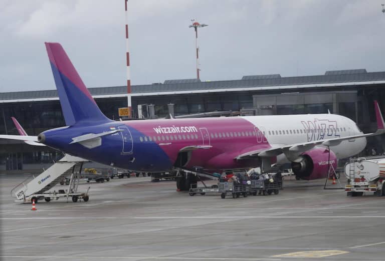 wizzair compagnia aerea aerei aeroporti.jpg