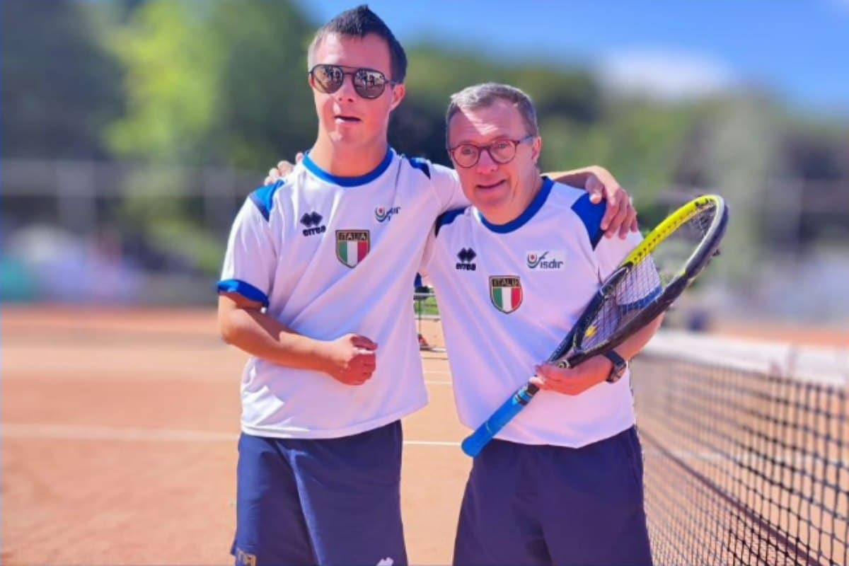 Nel silenzio generale, la Nazionale Italiana di tennis con sindrome di Down è Campione del Mondo nel doppio 1 Down campioni del mondo.jpg