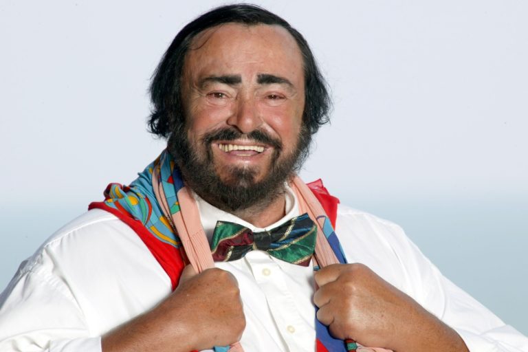 GI Luciano Pavarotti.jpg