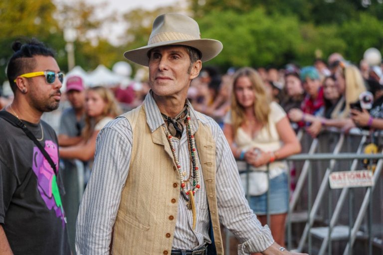 GI Perry Farrell.jpg