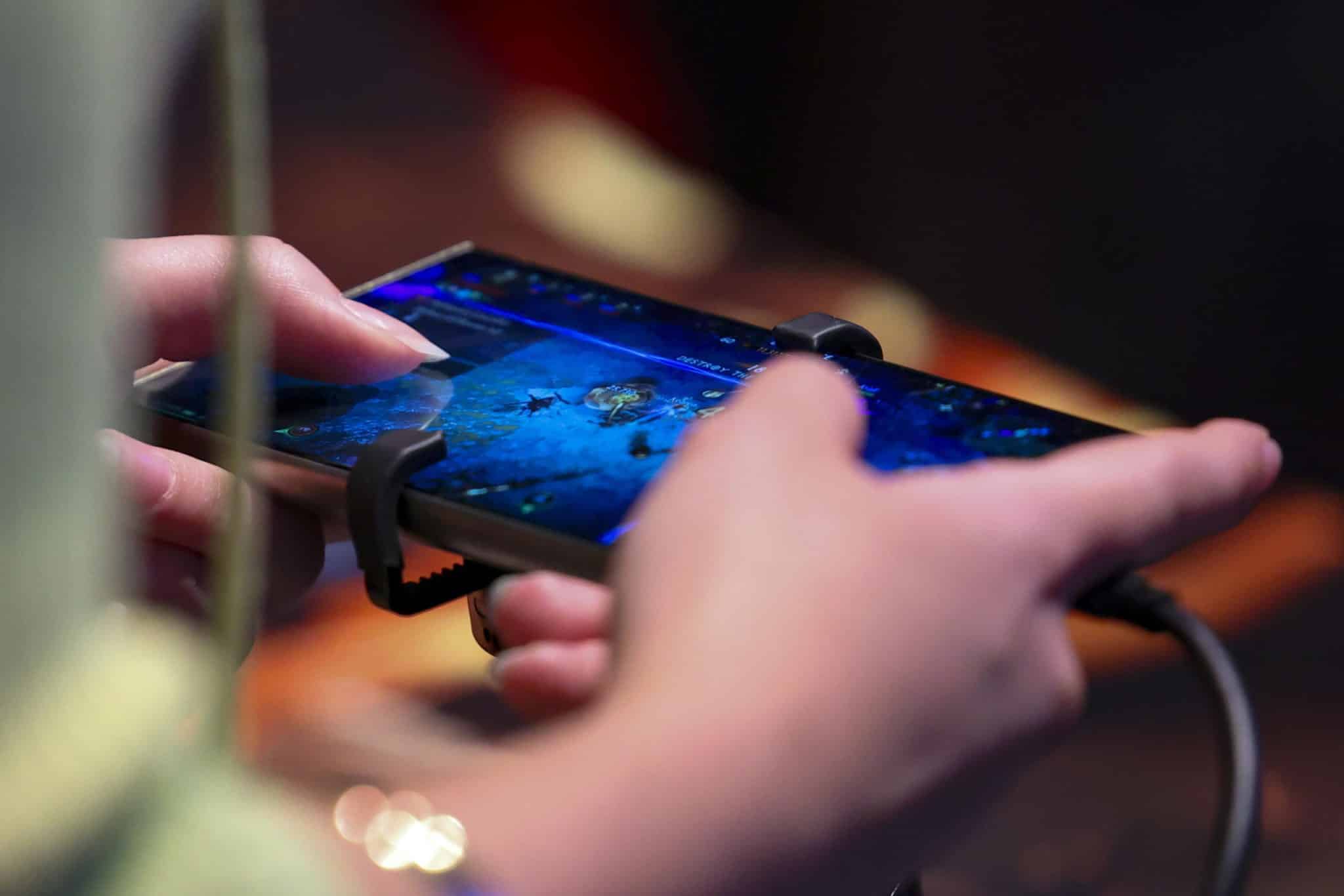Guardare lo smartphone prima di andare a dormire è una pessima idea, lo studio sui ragazzi: come peggiora il sonno 1 GOLF 20240903172255280 d001c1b607c268a9eead68030131a4fb scaled.jpg