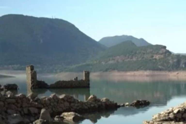 Lago di Mornos.jpg