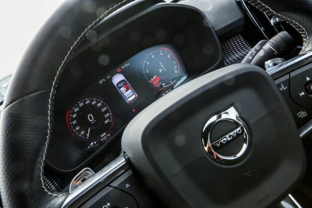 Quadro strumenti Volvo XC40 Hybrid.jpg
