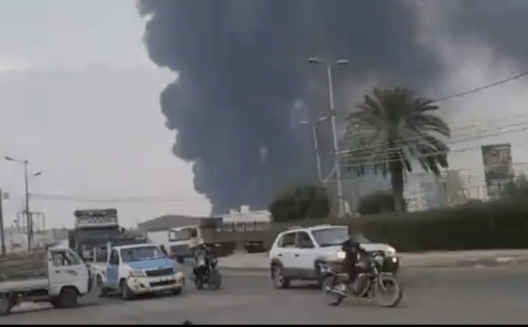 Dopo il Libano Israele colpisce in Yemen: fuoco e fiamme a Hodeida e Ras Issa. Ieri gli Houthi avevano tentato di colpire Tel Aviv – Foto e video 1 Screenshot 2024 09 29 alle 17.01.07.png