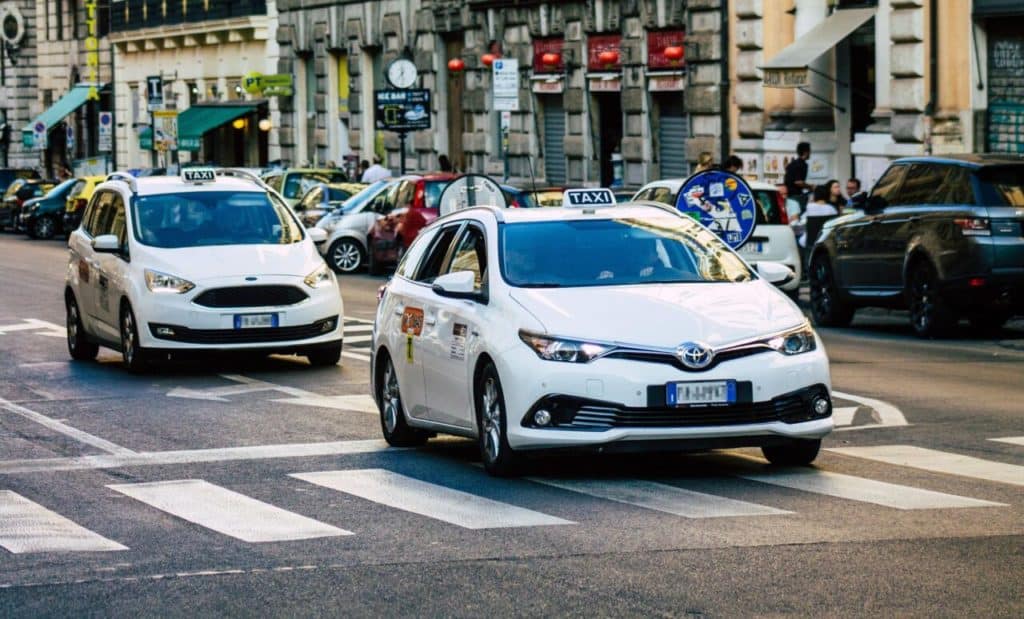Taxi a Roma e1726235850753.jpg
