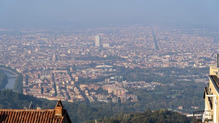 Torino smog scaled e1726218062415.jpg