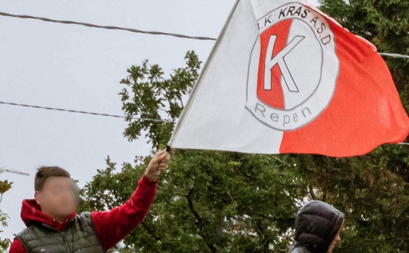 Trieste, 16enne trovato senza vita nel suo letto. La ex squadra di calcio del giovane rinvia la partita: «Un gesto doveroso, siamo sconvolti» 1 Trieste trovato morto 16enne.jpg