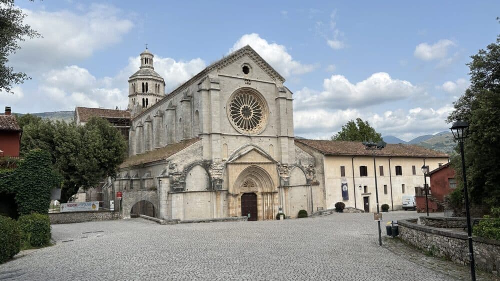 brienza abbazia fossanova 1 1000x563.jpg