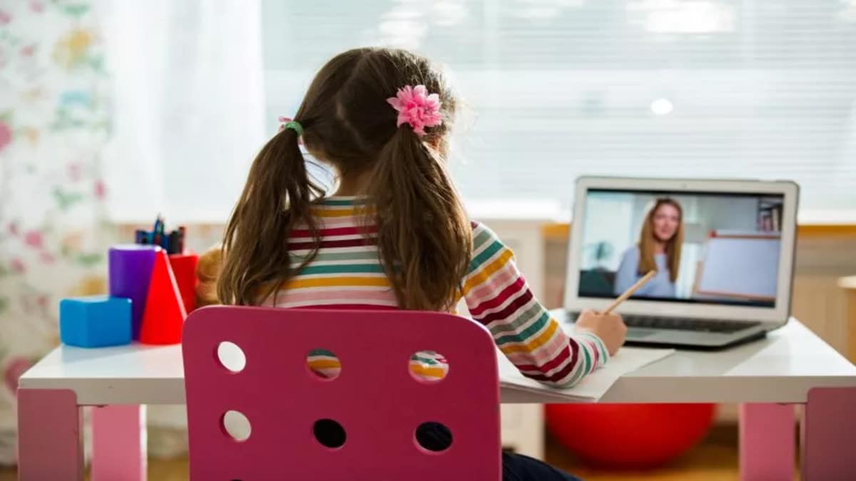 Il lockdown ha modificato il cervello degli adolescenti 1 child learning during lockdown 1.jpg