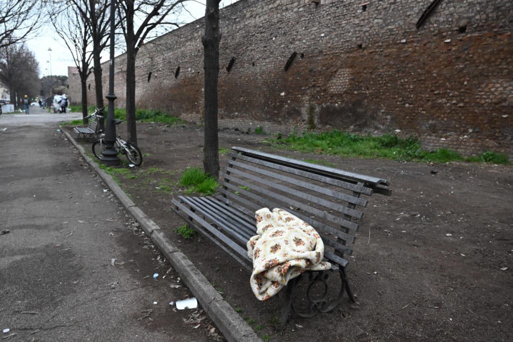 clochard termini viale pretoriano scaled.jpg