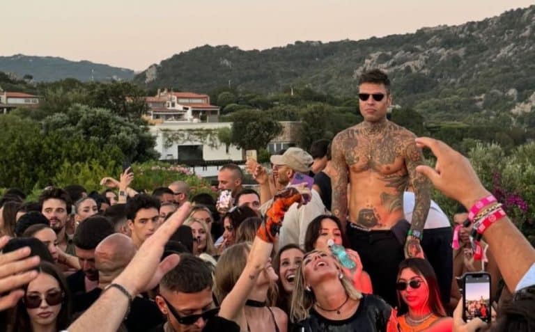 fedez festa madonna reggio calabria arcivescovo.jpg