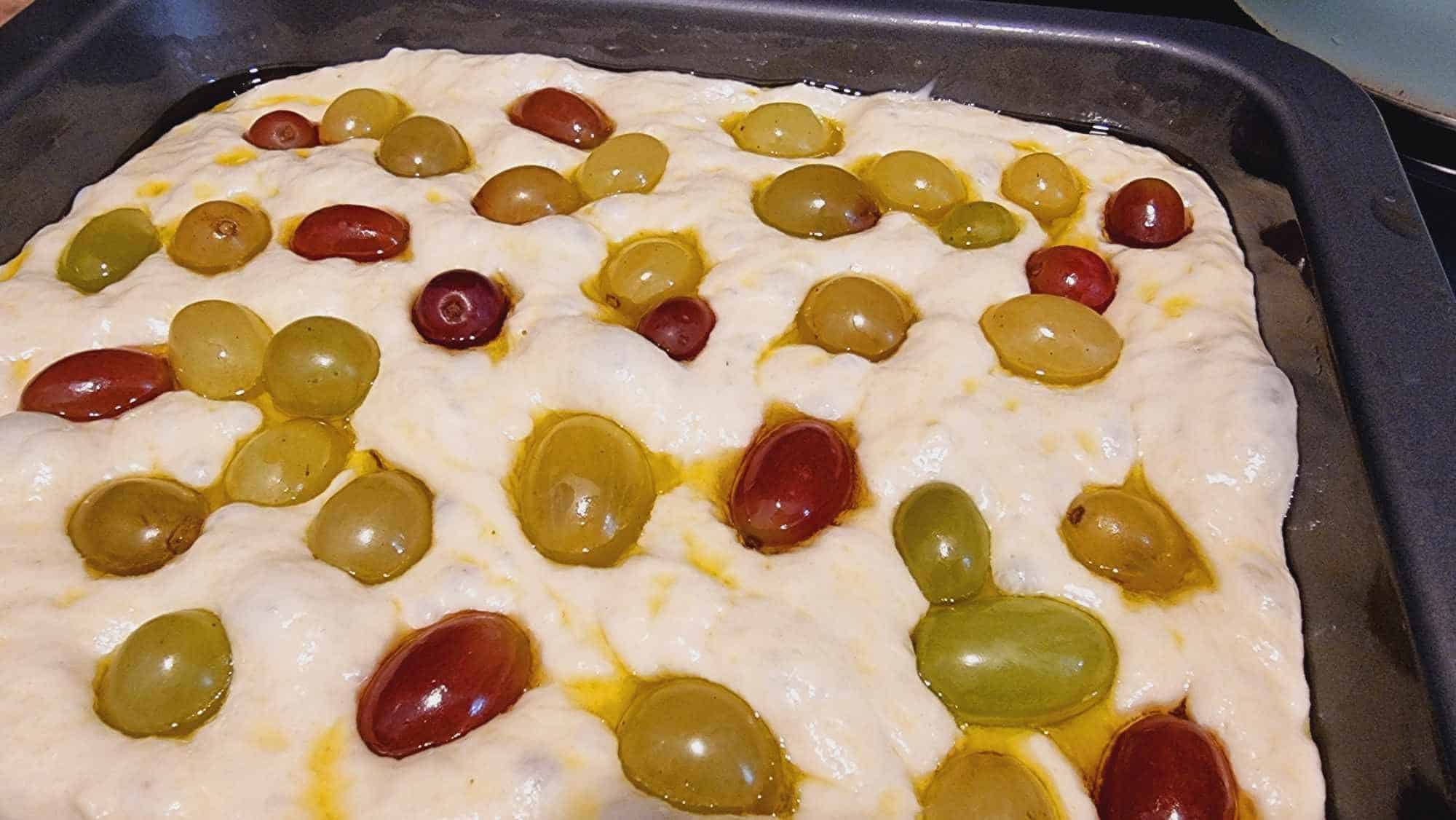 focaccia uva.jpg