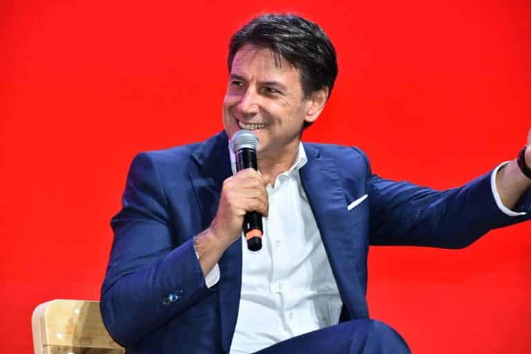 giuseppe conte evento pd scaled.jpg