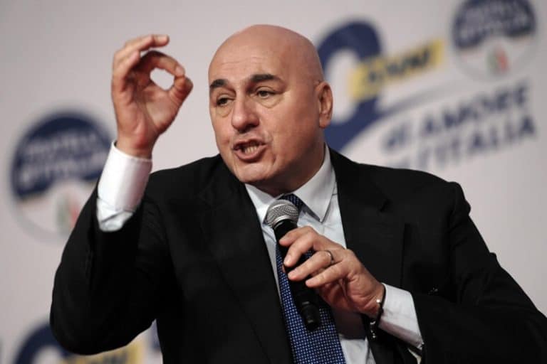 Volodymyr Zelensky al Forum di Cernobbio: «L’Italia ci aiuterà anche nella ricostruzione». Crosetto: «Faremo in modo che questa guerra cessi» 1 guido crosetto armi italiane ucraina russia.jpg