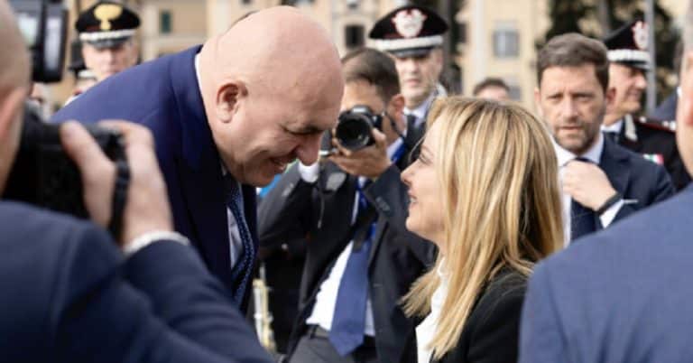 guido crosetto giorgia meloni inchiesta finanziamento illecito 1.jpg