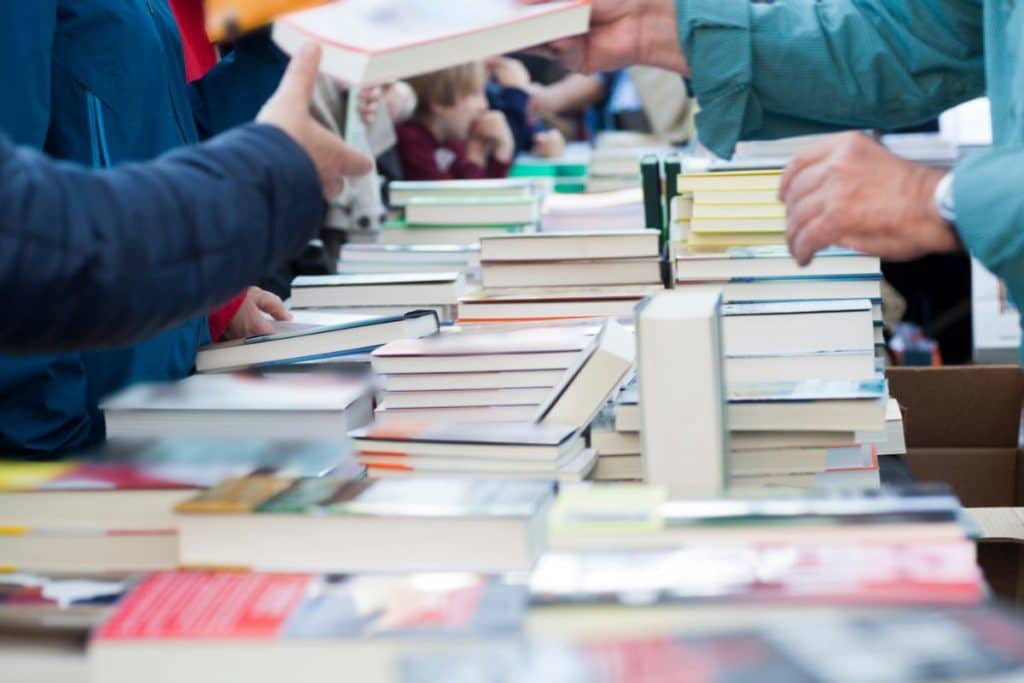 libri scuola.jpg