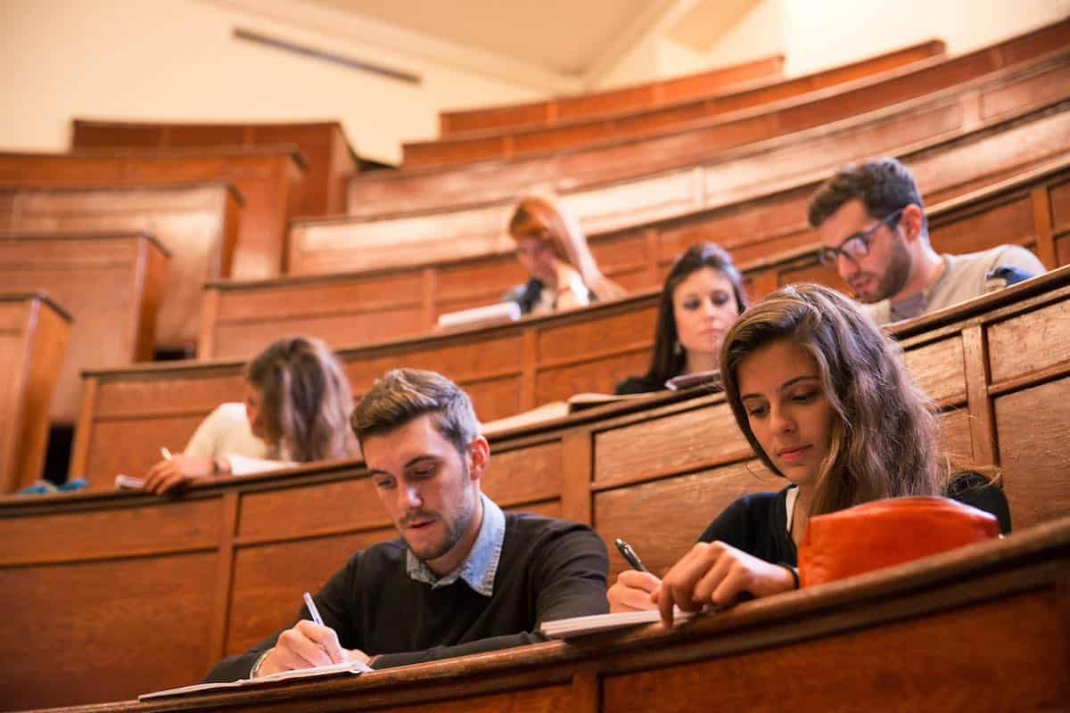 Università, al via l’anno accademico: dal calendario ai nuovi corsi di laurea, le novità e cosa c’è da sapere 1 medicina 82.jpg