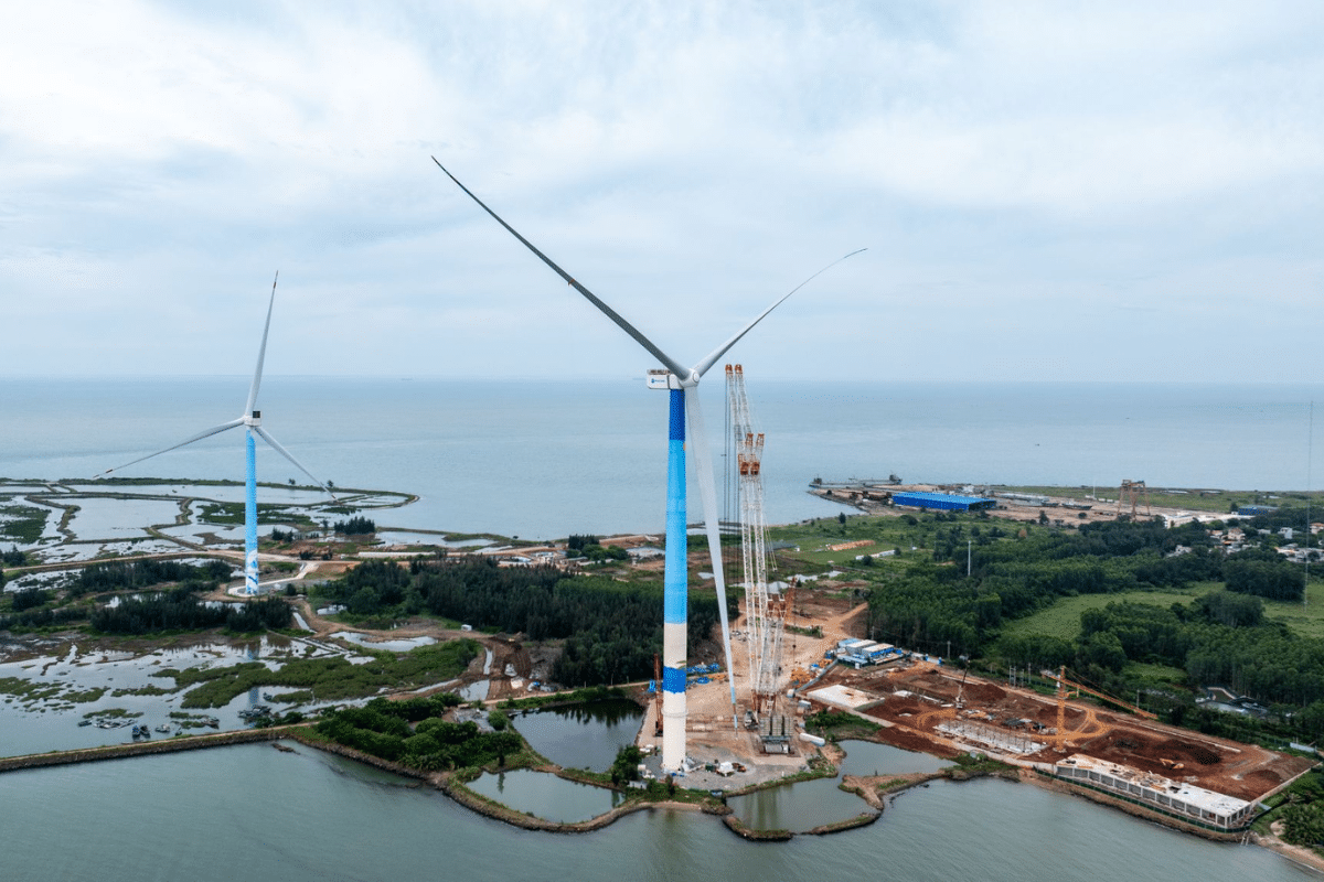 Questa è la turbina eolica offshore più grande del Pianeta, è gigantesca e copre da sola il fabbisogno di 96.000 persone 1 mingyang.png