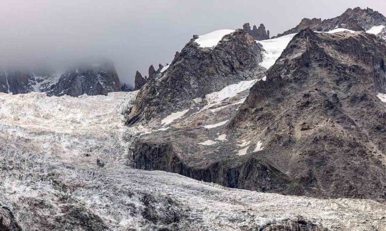 Maltempo sul Monte Bianco, dispersi da sabato quattro alpinisti bloccati sulla vetta 1 monte bianco maltempo alpinisti dispersi.jpg