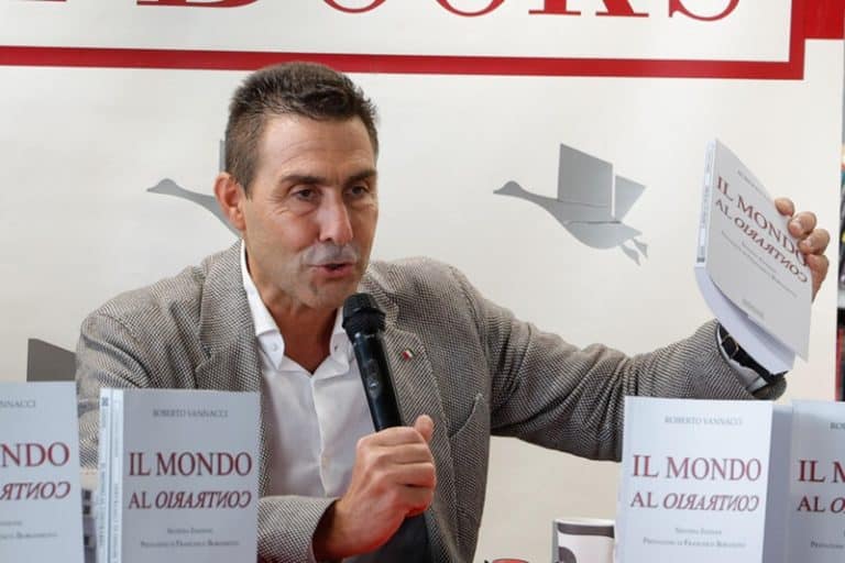 roberto vannacci generale soldato semplice declassamento.jpg
