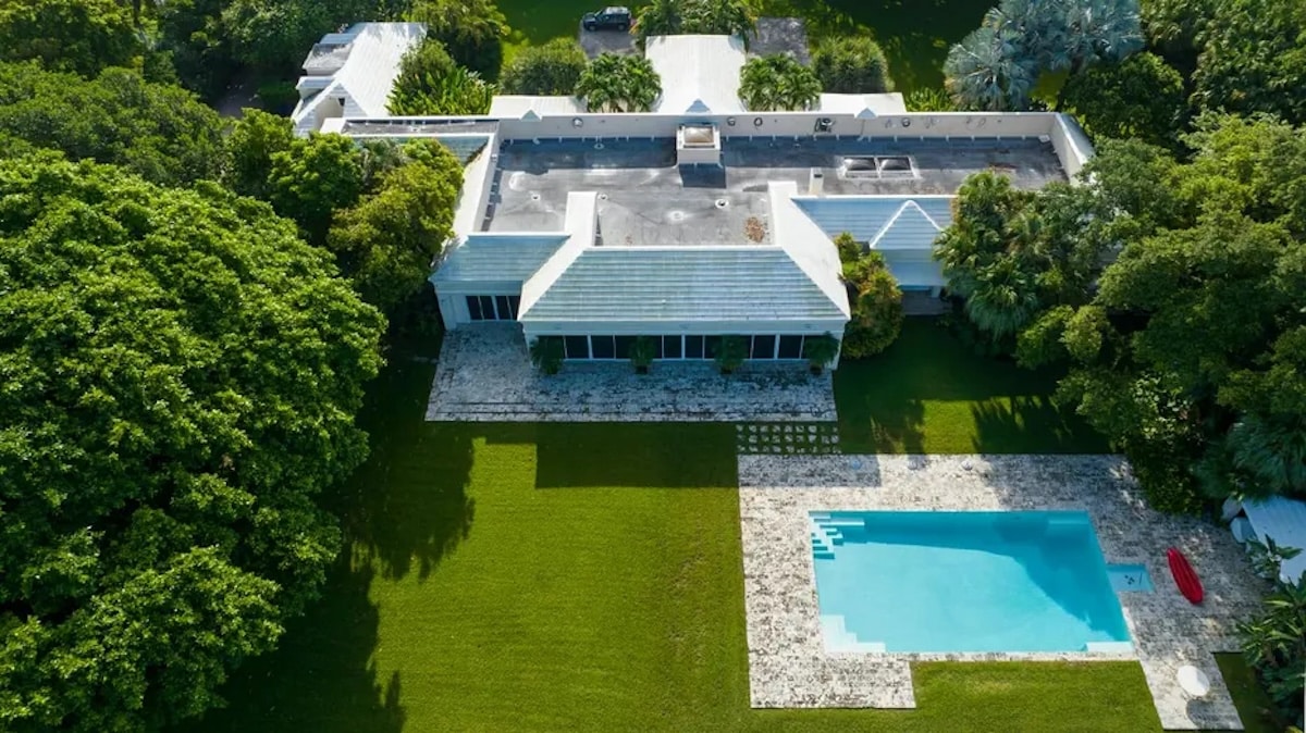 villa magnate brasiliano jeff bezos miami.jpeg